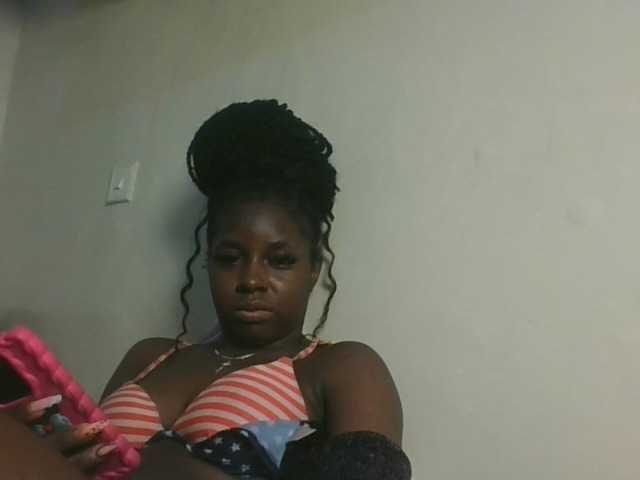 Sexykitten1 live cam on BongaCams