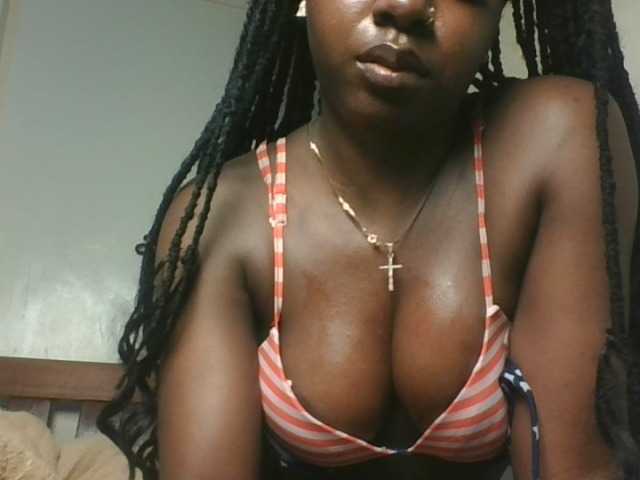 Sexykitten1 live cam on BongaCams