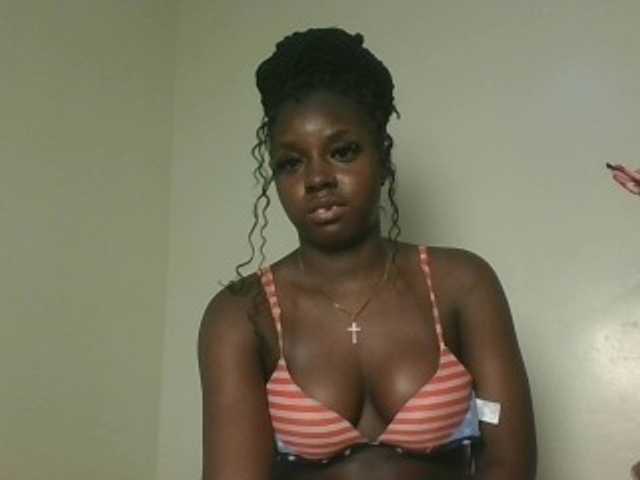 Sexykitten1 live cam on BongaCams