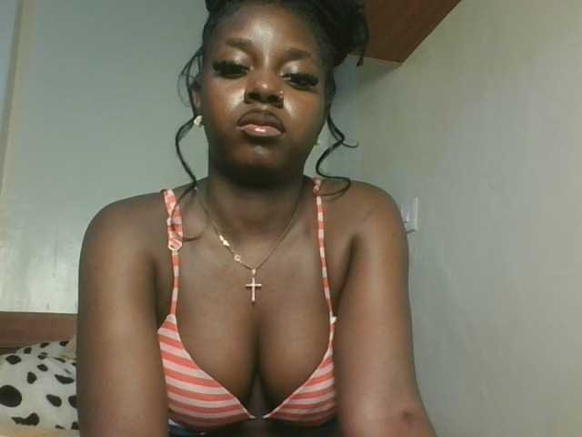 Sexykitten1 live cam on BongaCams