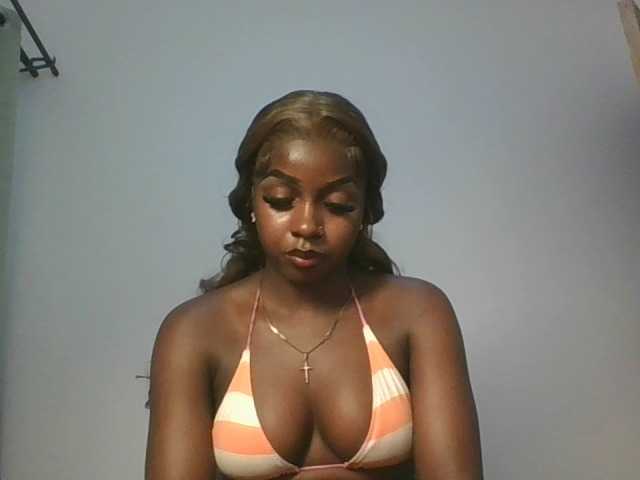 Sexykitten1 live cam on BongaCams