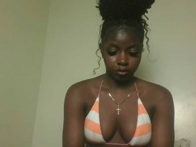 Sexykitten1 live cam on BongaCams