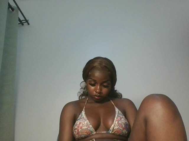 Sexykitten1 live cam on BongaCams