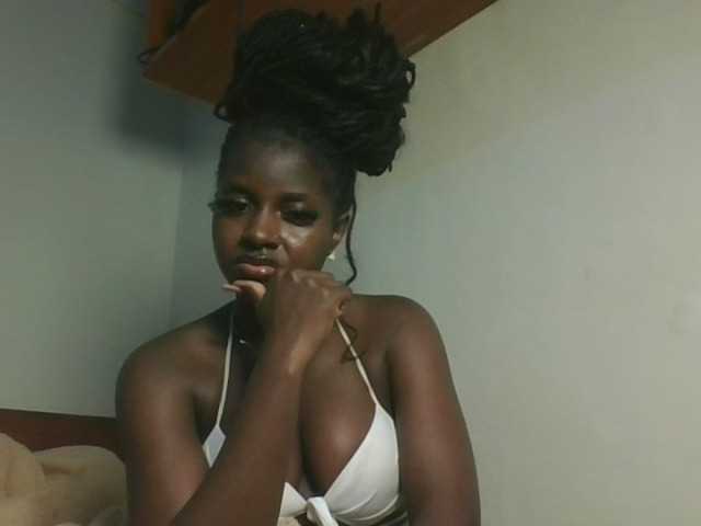 Sexykitten1 live cam on BongaCams