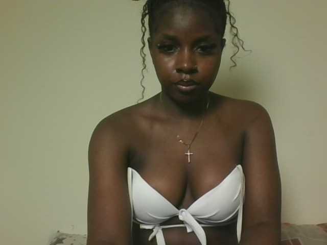 Sexykitten1 live cam on BongaCams