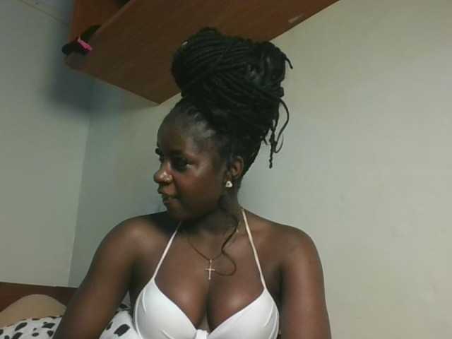 Sexykitten1 live cam on BongaCams