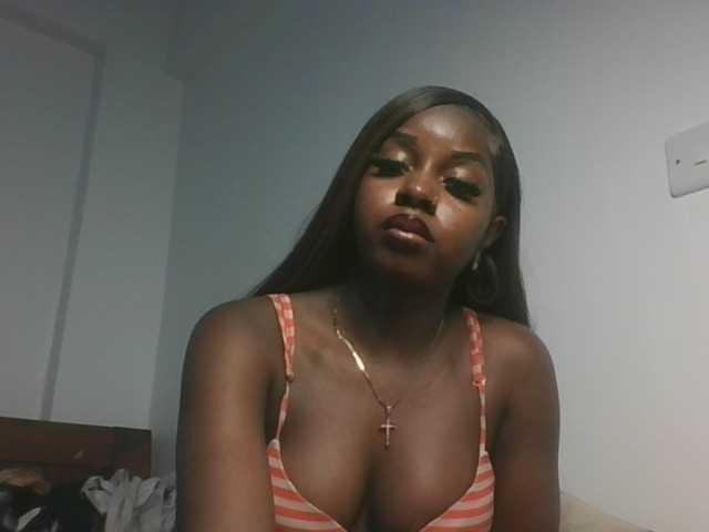Sexykitten1 live cam on BongaCams