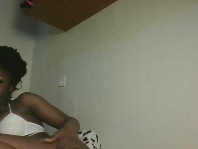 Sexykitten1 live cam on BongaCams