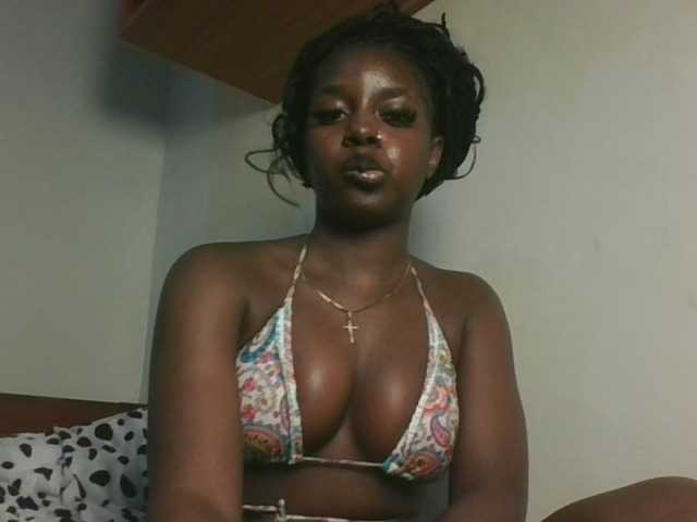 Sexykitten1 live cam on BongaCams
