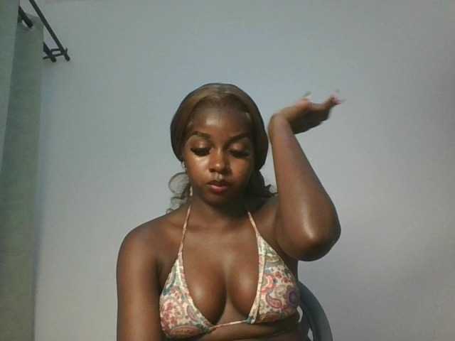 Sexykitten1 live cam on BongaCams