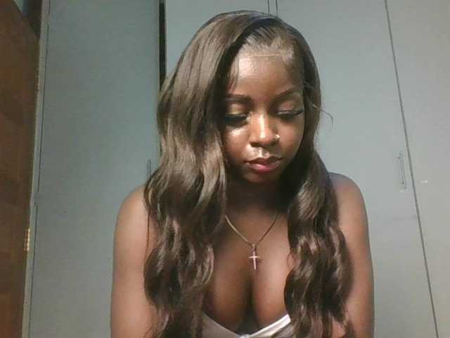Sexykitten1 live cam on BongaCams
