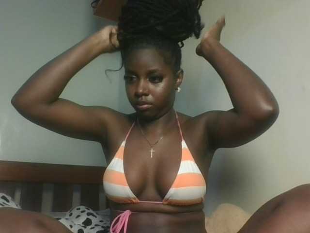 Sexykitten1 live cam on BongaCams
