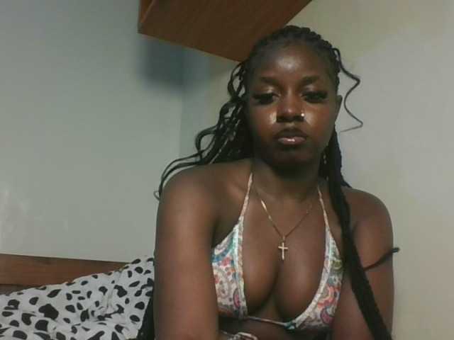 Sexykitten1 live cam on BongaCams
