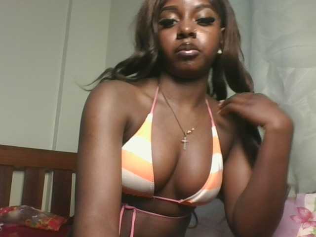 Sexykitten1 live cam on BongaCams