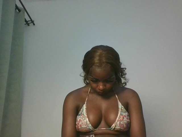 Sexykitten1 live cam on BongaCams