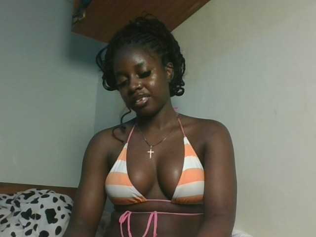 Sexykitten1 live cam on BongaCams
