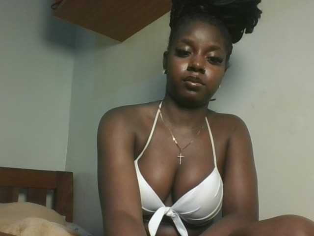 Sexykitten1 live cam on BongaCams
