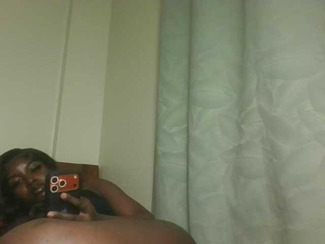 Sexykitten1 live cam on BongaCams