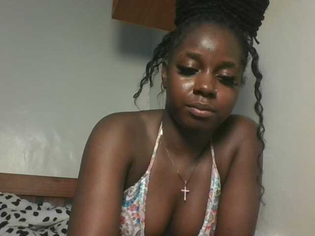 Sexykitten1 live cam on BongaCams
