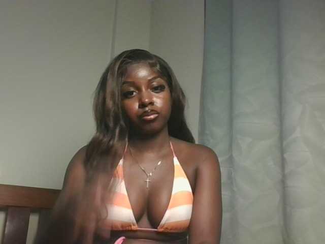 Sexykitten1 live cam on BongaCams