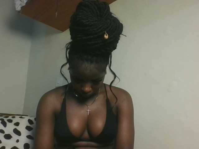 Sexykitten1 live cam on BongaCams