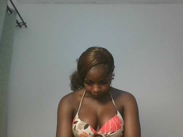 Sexykitten1 live cam on BongaCams