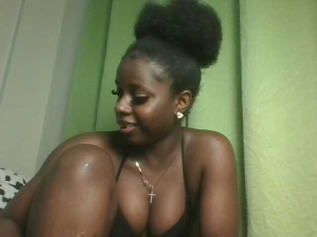 Sexykitten1 live cam on BongaCams