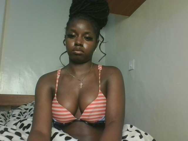 Sexykitten1 live cam on BongaCams