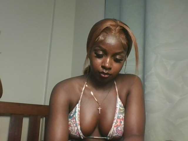 Sexykitten1 live cam on BongaCams