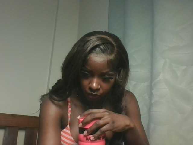 Sexykitten1 live cam on BongaCams