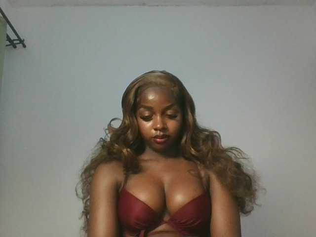 Sexykitten1 live cam on BongaCams