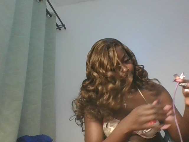Sexykitten1 live cam on BongaCams