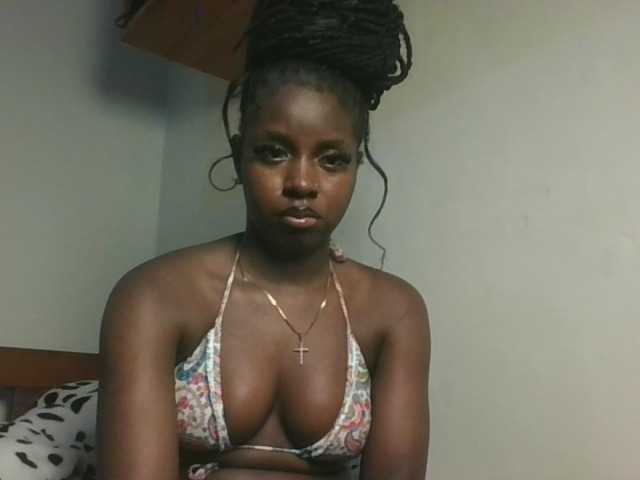 Sexykitten1 live cam on BongaCams
