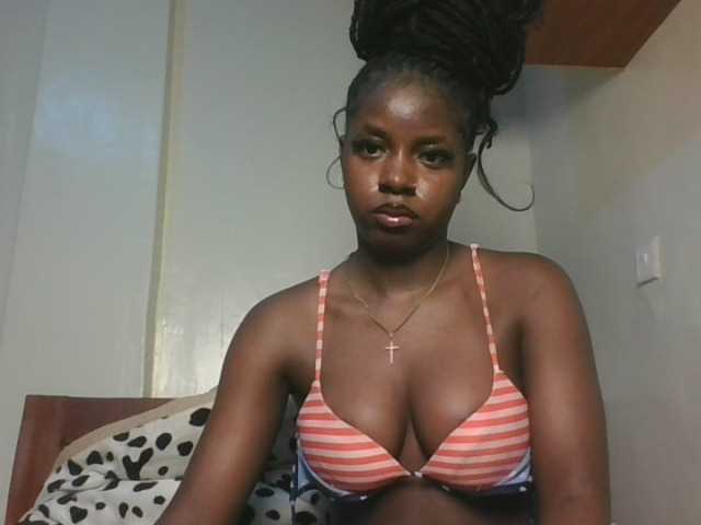 Sexykitten1 live cam on BongaCams