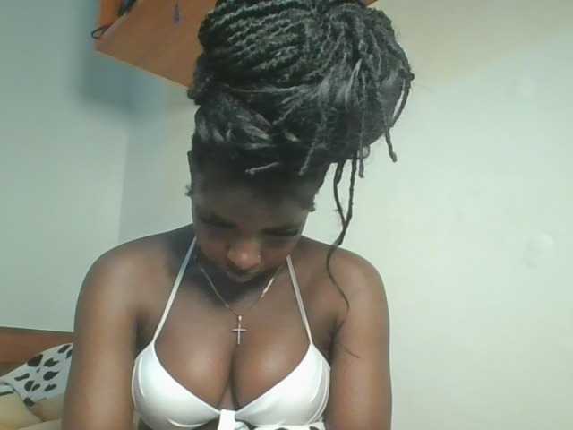 Sexykitten1 live cam on BongaCams