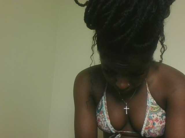 Sexykitten1 live cam on BongaCams
