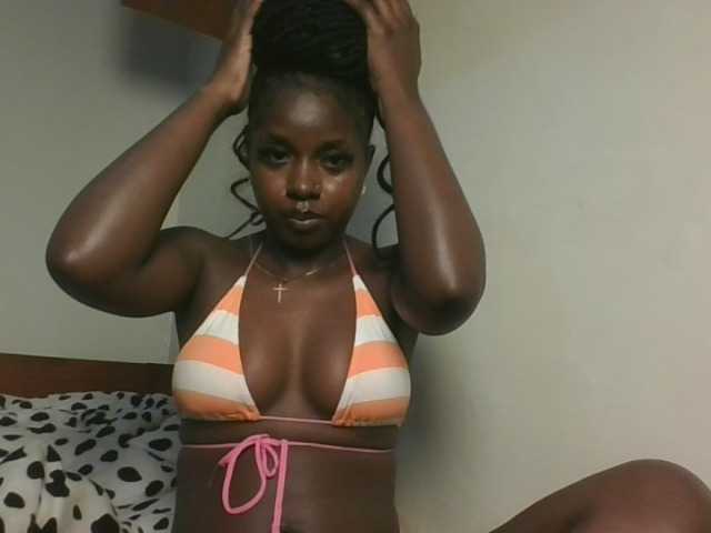 Sexykitten1 live cam on BongaCams