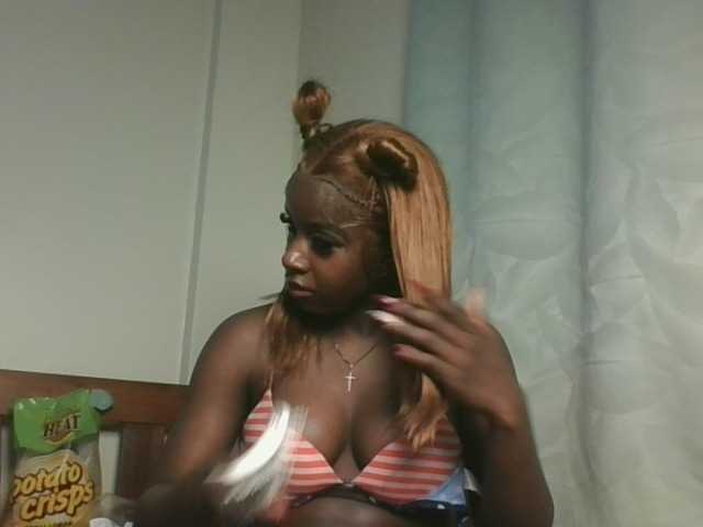 Sexykitten1 live cam on BongaCams
