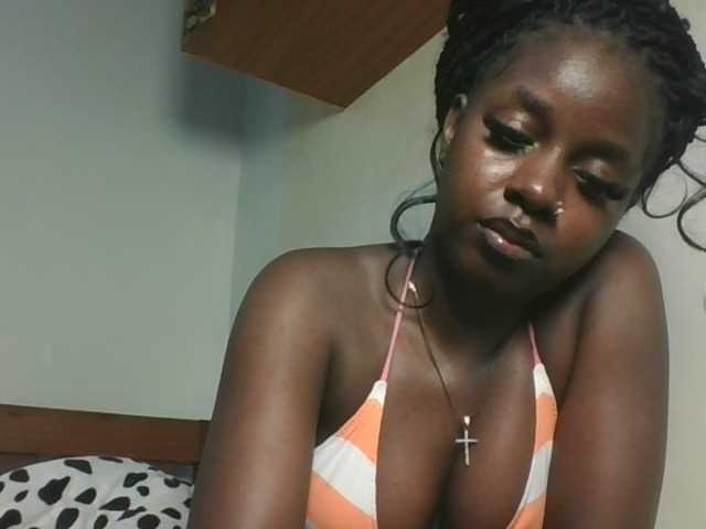 Sexykitten1 live cam on BongaCams
