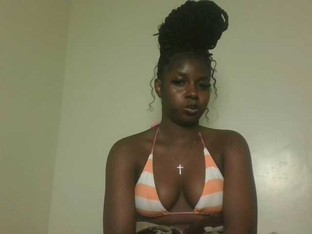 Sexykitten1 live cam on BongaCams