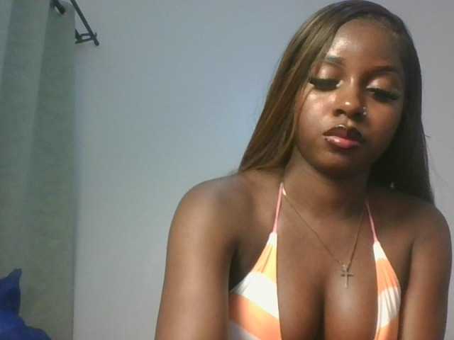 Sexykitten1 live cam on BongaCams