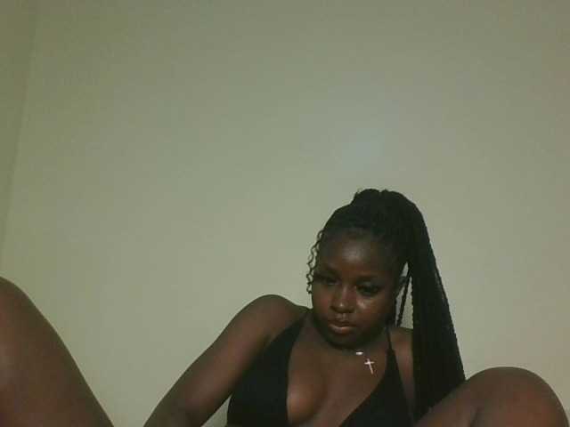 Sexykitten1 live cam on BongaCams
