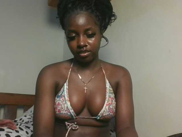 Sexykitten1 live cam on BongaCams