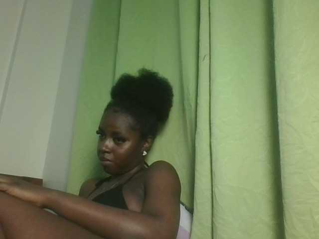 Sexykitten1 live cam on BongaCams