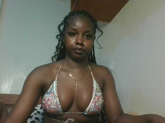Sexykitten1 live cam on BongaCams