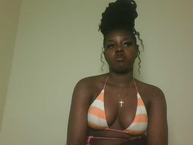 Sexykitten1 live cam on BongaCams