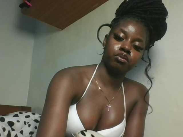 Sexykitten1 live cam on BongaCams