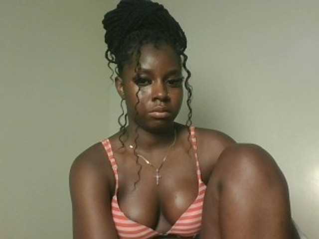 Sexykitten1 live cam on BongaCams