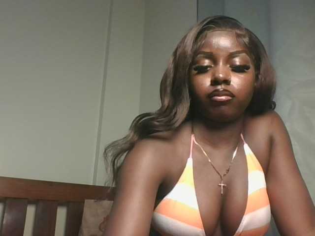 Sexykitten1 live cam on BongaCams