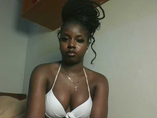 Sexykitten1 live cam on BongaCams